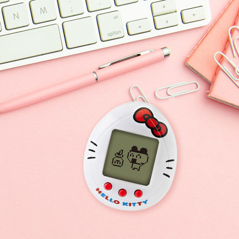 Tamagotchi x Hello Kitty - Hello Kitty (white)