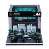 Bburago 1:43 Diorama Playset Mercedes 44 Lewis