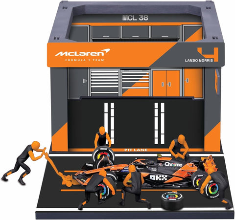 Bburago 1:43 Diorama Playset  McLaren 4 Lando